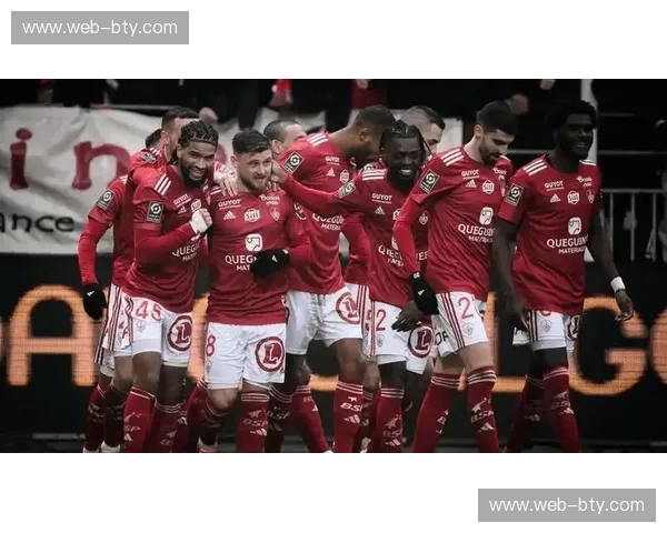 法甲中游球队普遍强化身体对抗 比赛节奏更趋激烈