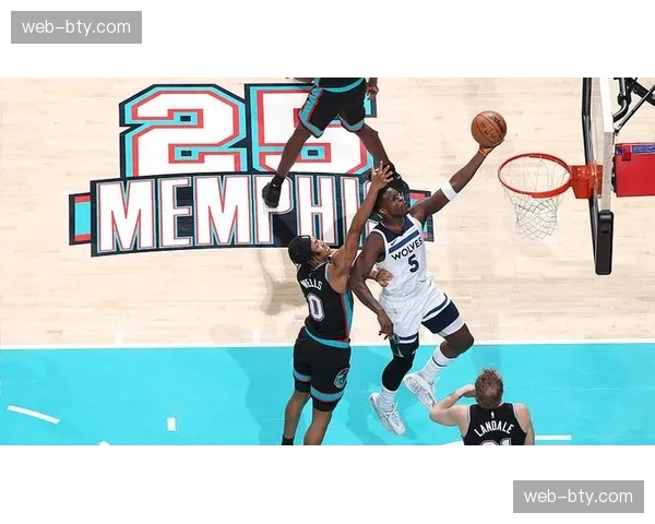 森林狼爱德华兹膝伤缺阵 核心缺席冲击前六难度增加 森林狼爱德华兹膝伤缺阵 核心缺席冲击前六难度增加